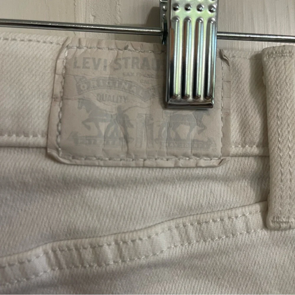 Levi’s White 311 Shaping Skinny Denim Jeans Size 26 - Picture 3 of 11